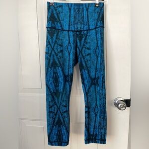 Lululemon Blue and Black Patterned Leggings